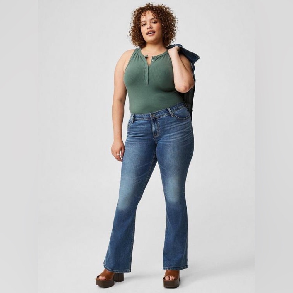 Torrid | Luxe Slim Super Stretch Boot Cut Raw Hem in Downpour Blue Size 16